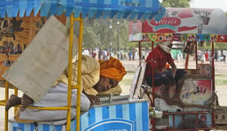 Hindistan yanıyor galerisi resim 5