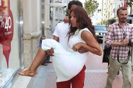 Kucakta Alışverişe Çıktı galerisi resim 1