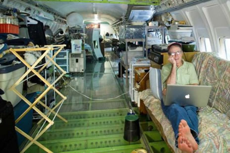 Uçağı ev yaptı!  galerisi resim 1