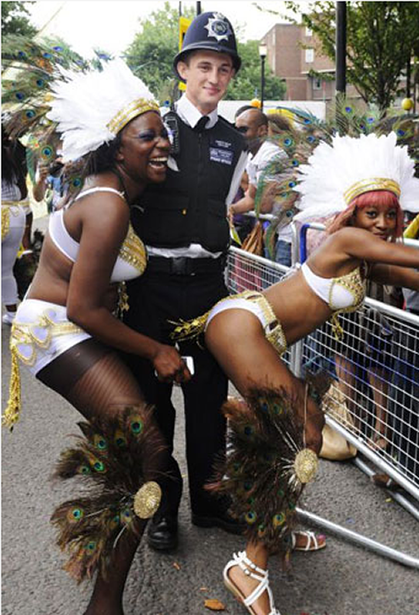 Bu dansa polisler bile dayanamadı  galerisi resim 17