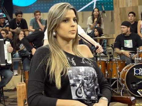 Brezilyalı voleybol yıldızı Playboy'a soyundu!  galerisi resim 21