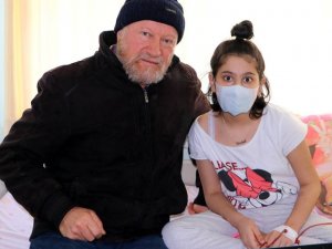 Kanser hastalarını peruk takmaya çağıran Melek Narcı hayatını kaybetti