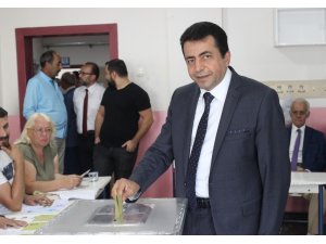 MHP Bursa Milletvekili adayı Zırhlıoğlu oyunu kullandı