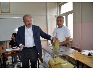 AK Partili Şentop: “Seçim güzel bir havada geçiyor”