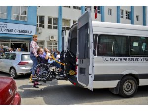 Maltepe’de engelliler ve yaşlılar sandıklara taşındı
