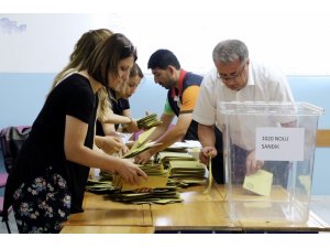 Antalya’da oylar sayılıyor