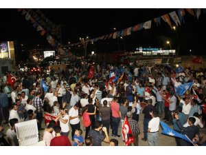 Şanlıurfa’da AK Parti’lilerin seçim kutlamaları
