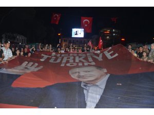 Ünyeliler AK Parti’nin zaferini kutladı