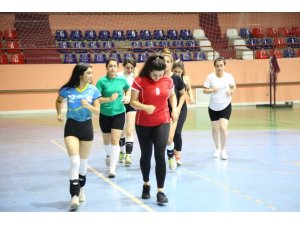 Tunceli’de kadın voleybol takımı destek bekliyor