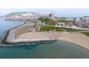 Sinop’un Kumkapı sahilindeki kötü deniz kokusu vatandaşları rahatsız ediyor