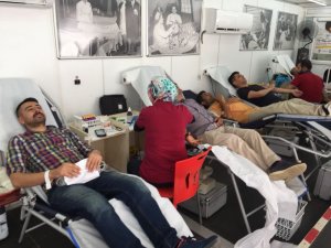 Karlıova’da Kızılay’a kan bağışı