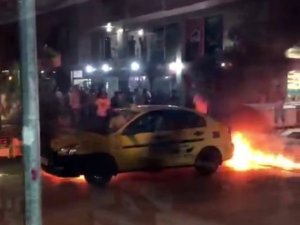 Damlayan benzin ticari taksiyi yaktı