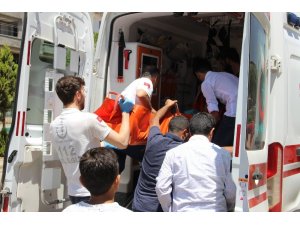 Bingöl’de yolcu otobüsü kamyonla çarpıştı: 8 yaralı