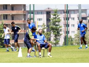 Antalyasporlu futbolcular laktat testinden geçti