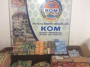 Antalya’da 281 kilo kaçak nargile tütünü ele geçirildi