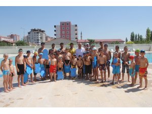 Başkan Karayol’dan yaz spor okulu öğrencilerine ziyaret