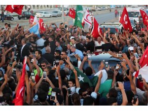 KKTC’de Cumhurbaşkanı Erdoğan’a sevgi seli