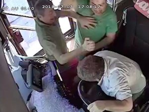 Otobüs şoförüyle kavga eden yolcu gözaltına alındı