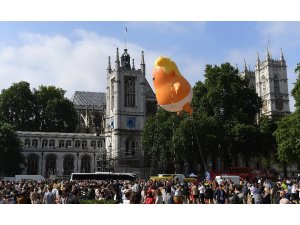Trump’ın İngiltere ziyareti protesto edildi