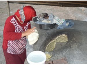 Sınırda huzurun yakalanması kadınları tandır ekmeği yapmaya yönlendirdi