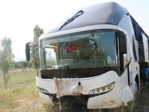 Başkentte yolcu otobüsü yoldan çıktı: 11 yaralı
