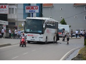 Sinop’ta tur otobüsü seyir halindeyken alev aldı