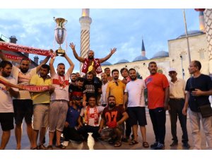 2018 Kırkpınar Şampiyonu Orhan Okulu hamam geleneğini bozmadı