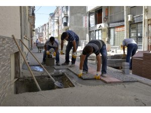 Tepebaşı Belediyesi Fen İşleri Müdürlüğü ekiplerinin yol ve kaldırım çalışmaları