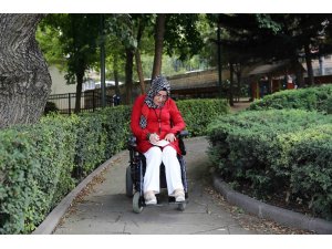 Tekerlekli sandalye hayallerini gerçekleştirmesine engel olmadı