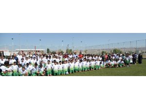 Kayseri Şeker Yaz Spor Okullarında 600 öğrenciye kurs imkanı