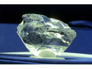 Araştırmacılar, yerin 145 ila 241 kilometre derinliğinde 10 katrilyon ton elmas keşfetti