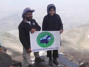 13 yaşındaki dağcı Süphan Dağı’na tırmandı