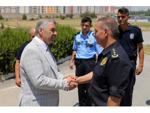 Başkan Çelik polis adayları ile bir araya geldi