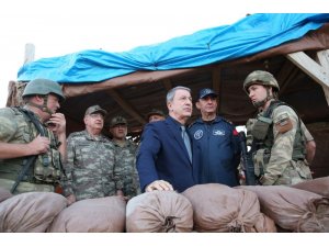 Milli Savunma Bakanı Hulusi Akar, göreve sıfır noktasında başladı