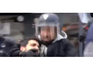 Fransa’da Macron’un güvenlik danışmanı polis kılığında eylemci dövdü