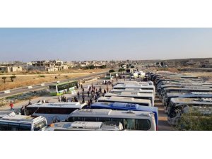 Kuneytra’dan ilk mülteci kafilesi İdlib’e geldi