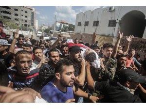 Filistinli gencin naaşı vasiyeti üzerine Türk bayrağına sarıldı