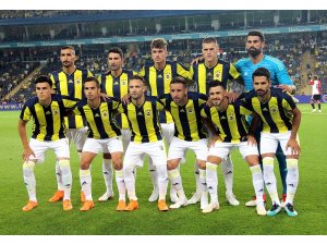 Hazırlık maçı: Fenerbahçe: 3 - Feyenoord: 0 (İlk yarı)