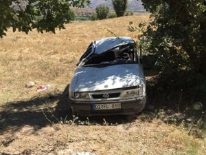Otomobil şarampole yuvarlandı: 2 Yaralı