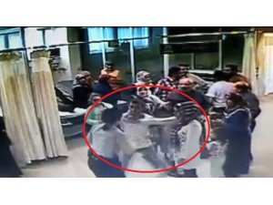 Güvenlik görevlisi kadının darp edilmesi güvenlik kameralarına yansıdı