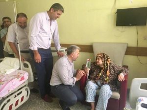 Canbey Burhaniye’de hastaları ziyaret etti