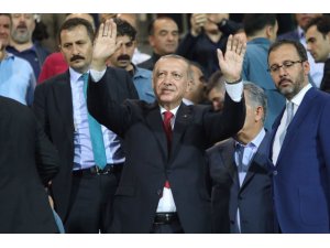 Cumhurbaşkanı Erdoğan, Çaykur Rizespor-Kasımpaşa maçını izlemek için ÇAYKUR Didi Stadyumuna geldi