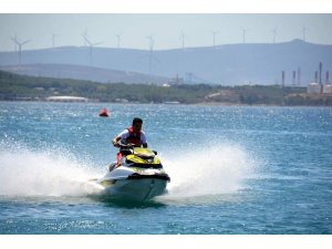 Türkiye Su Jeti ve Flyboard Şampiyonası Aliağa’da başladı