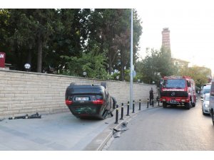 Üsküdar’da otomobil takla attı: 2 yaralı