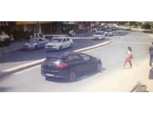 İstanbul’da kadının kafatasının kırıldığı feci kaza kamerada