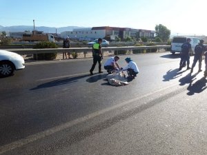 Çalıntı motosikletle kaza yaptı, 40 metre sürüklendi