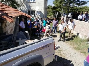 Konya’da pikap ile motosiklet çarpıştı: 1 ölü, 2 yaralı