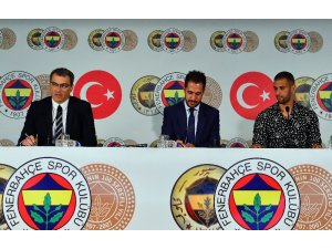 Islam Slimani: “Fenerbahçe’de olmaktan mutluyum”