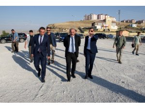 Vali Zorluoğlu, Edremit’teki çalışmaları inceledi