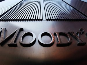Moody's de Türkiye'nin kredi notunu düşürdü